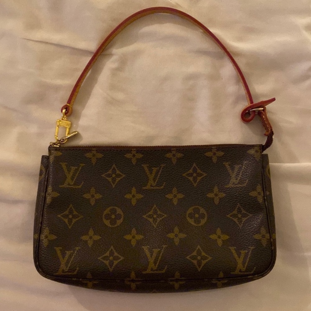 ****SOLD*** Louis Vuitton Pochette